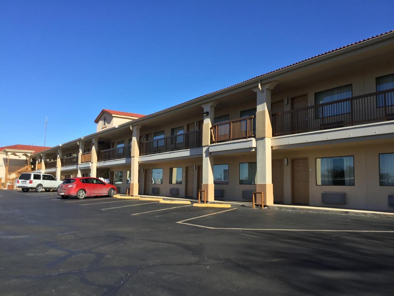 Days Inn By Wyndham Near Seaworld San Antonio Exterior photo